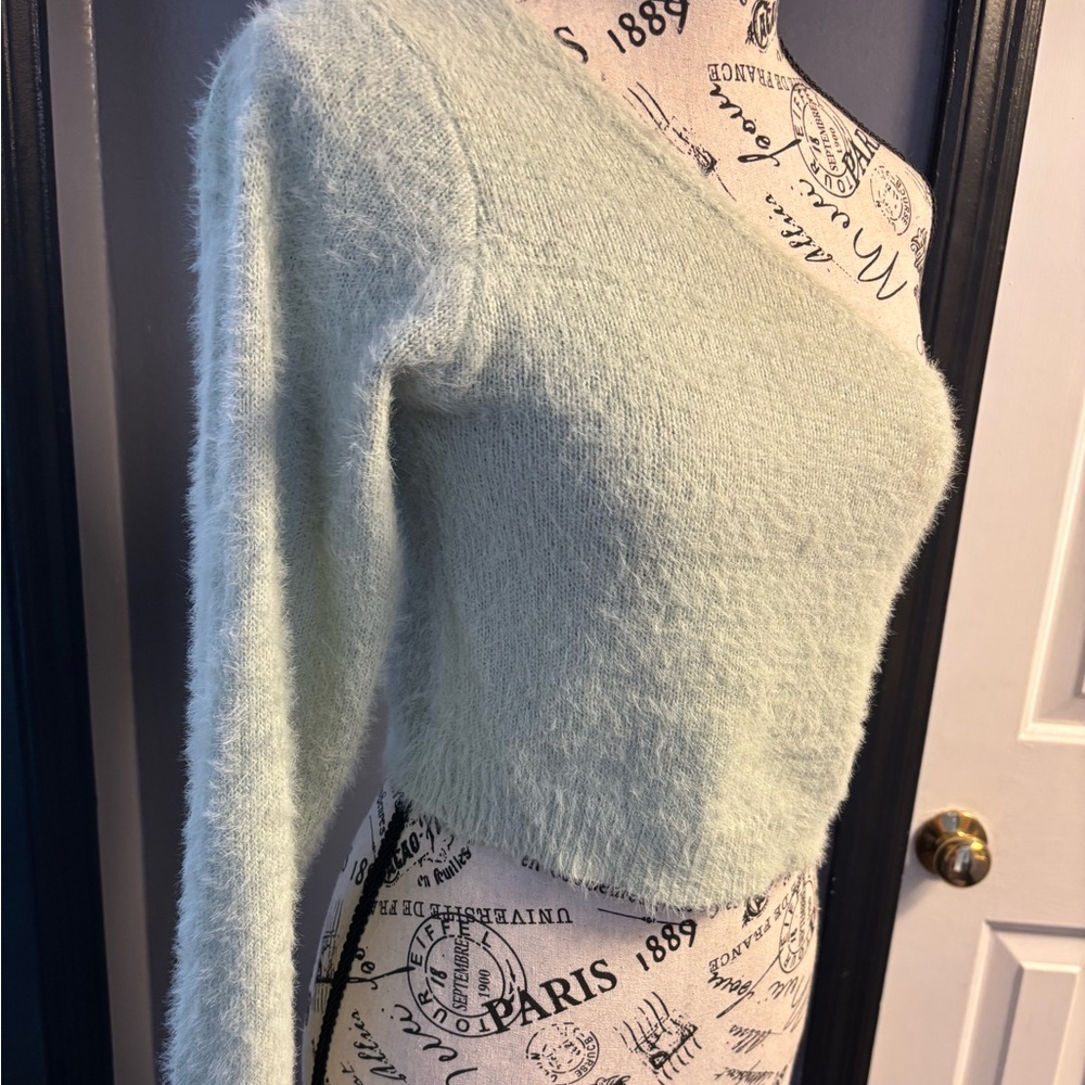 Elegant Mint Green Women's Sweater
